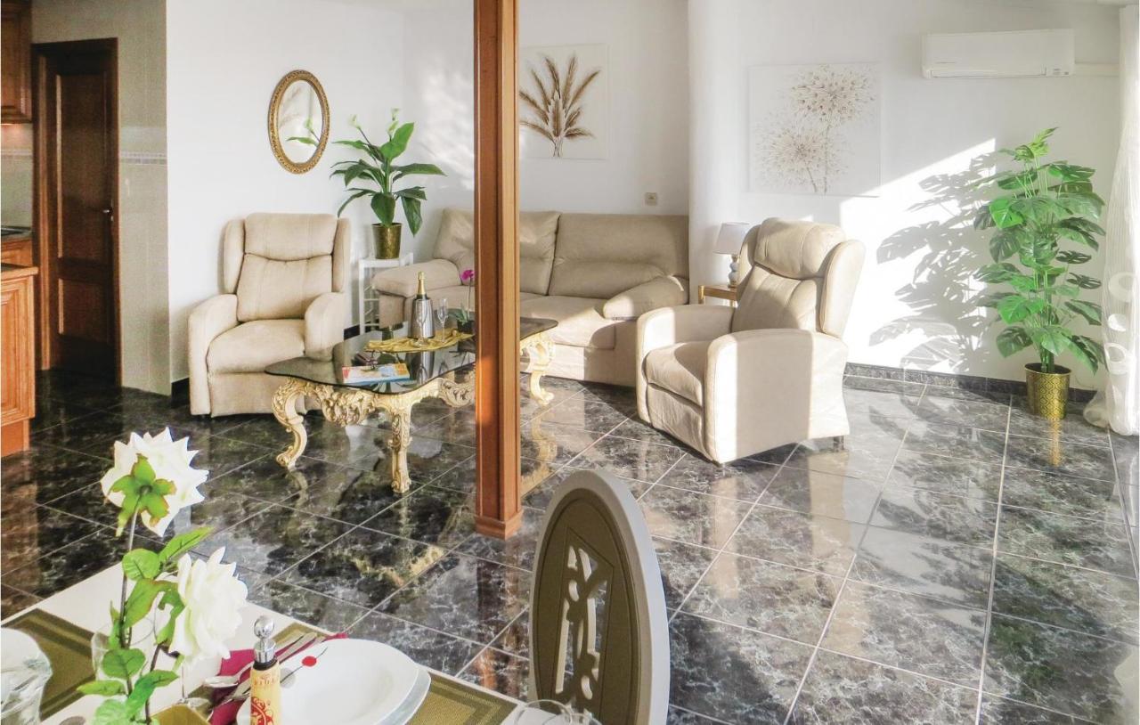 2 Bedroom Stunning Apartment In Τορεβιέχα Εξωτερικό φωτογραφία