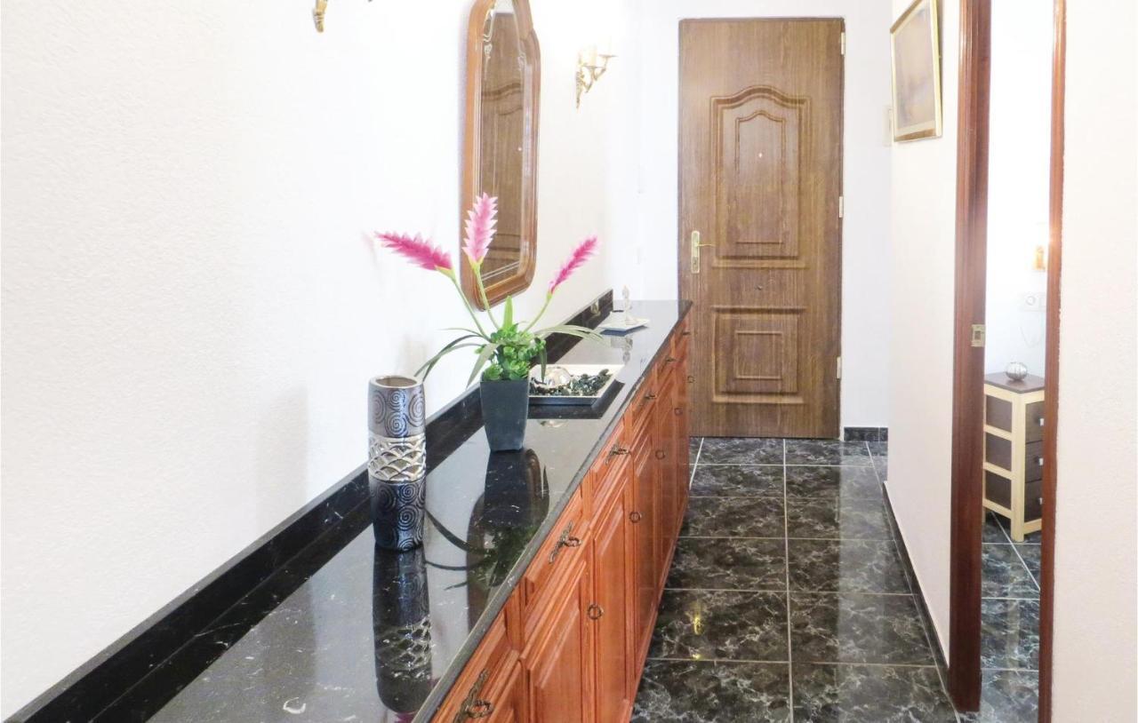 2 Bedroom Stunning Apartment In Τορεβιέχα Εξωτερικό φωτογραφία